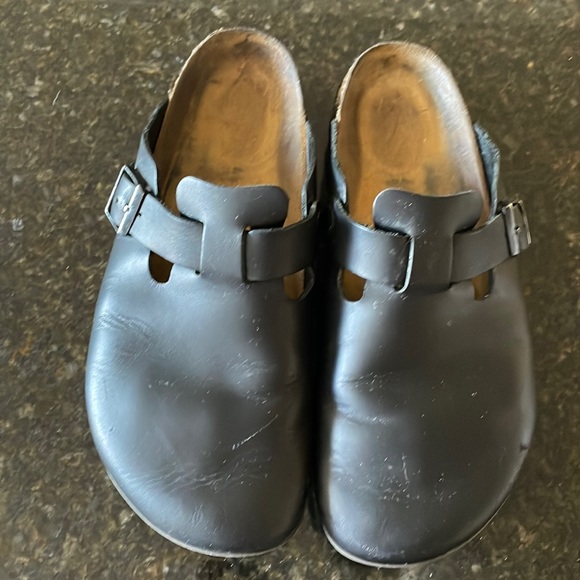 Birkenstock Other - Birkenstock 44-45-11-11.5 in men. Great kitchen shoes non slip condition is 6/10